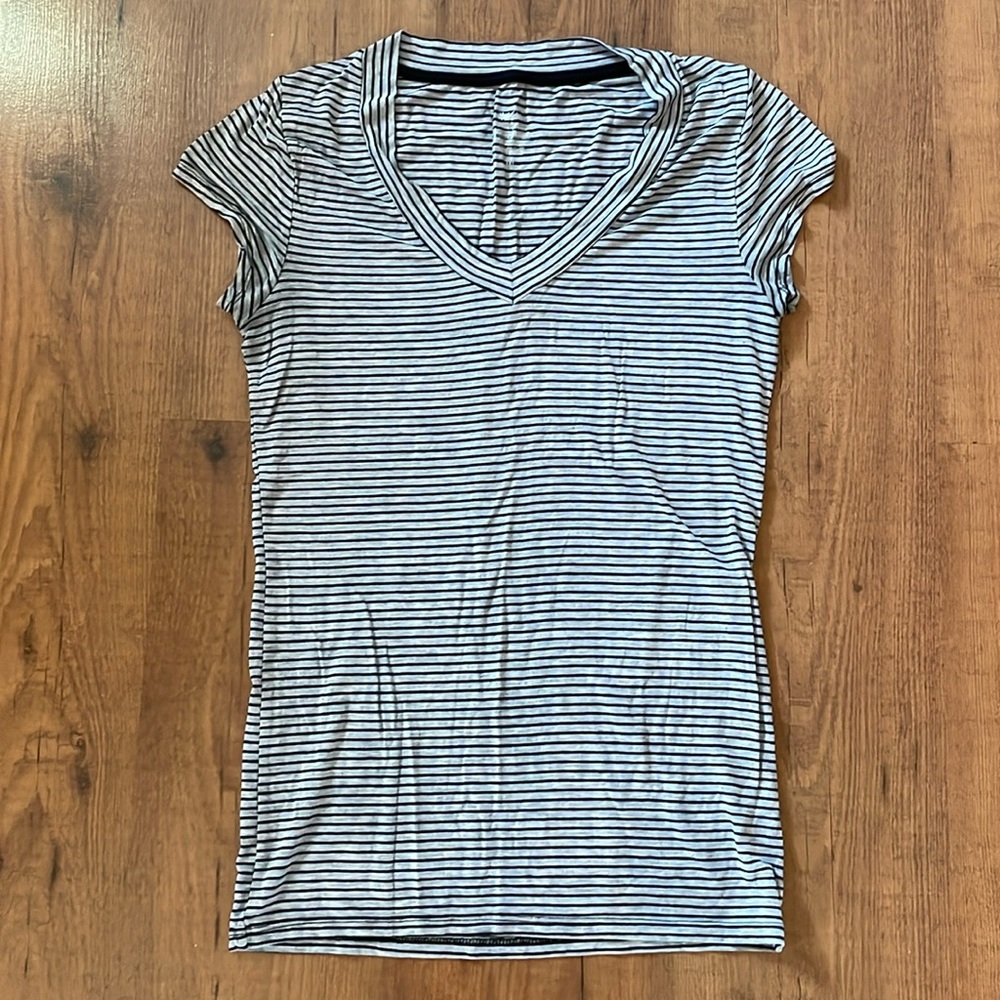 Mossimo grey stretch T with black stripes.